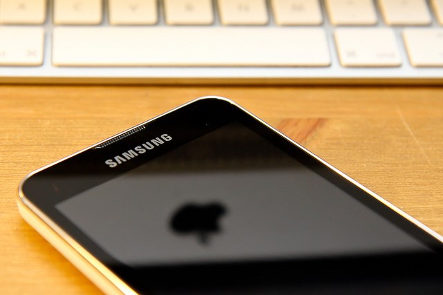 samsung apple