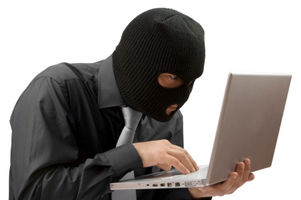 Quase 100 arguidos em fraude informática internacional Ladrao1