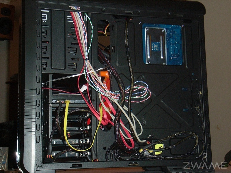 [Analise] Coolermaster CM 690 II Advanced Cm690_red_11
