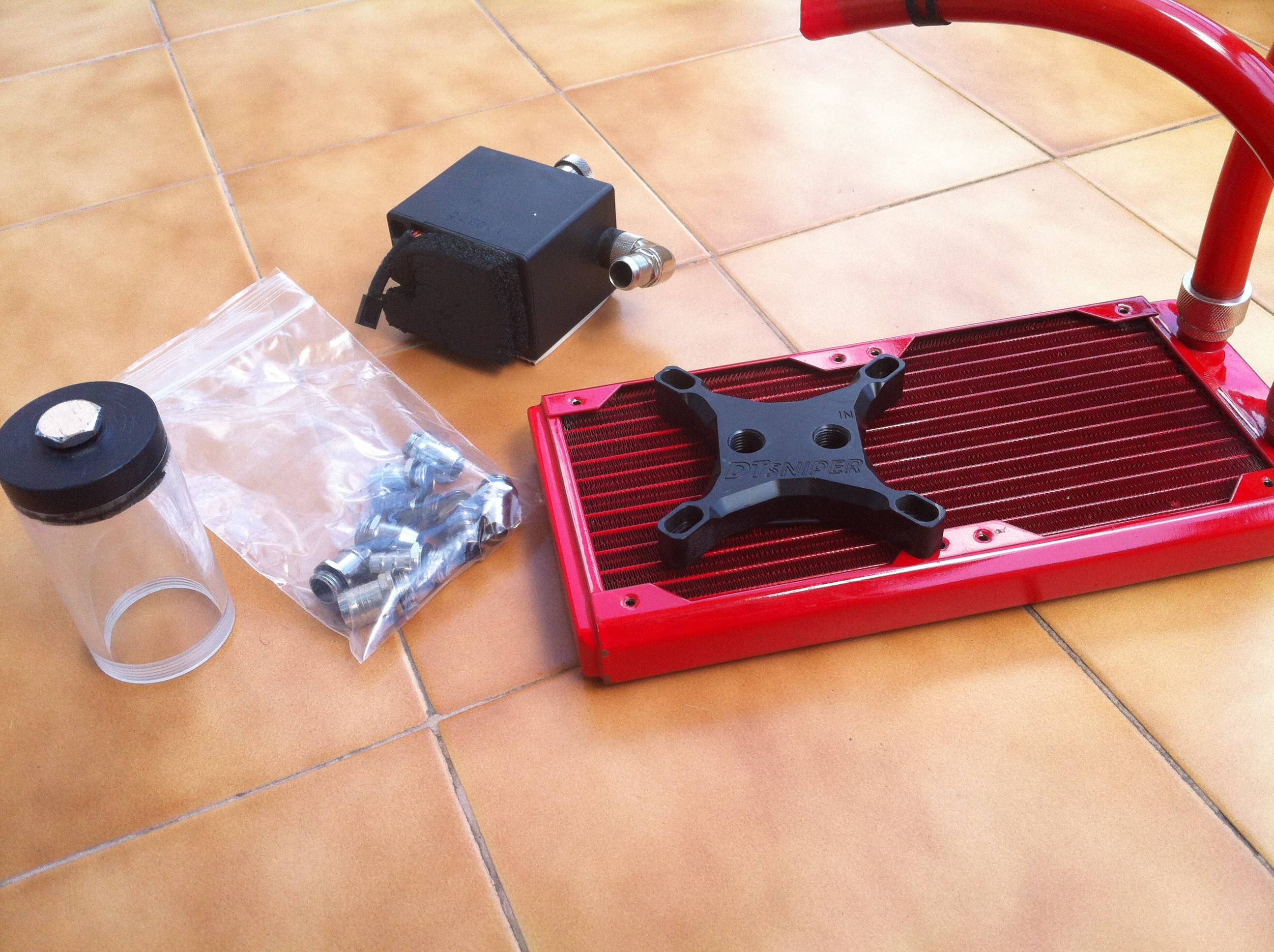 [VENDO] Radiador vermelho 240mm VfFparO