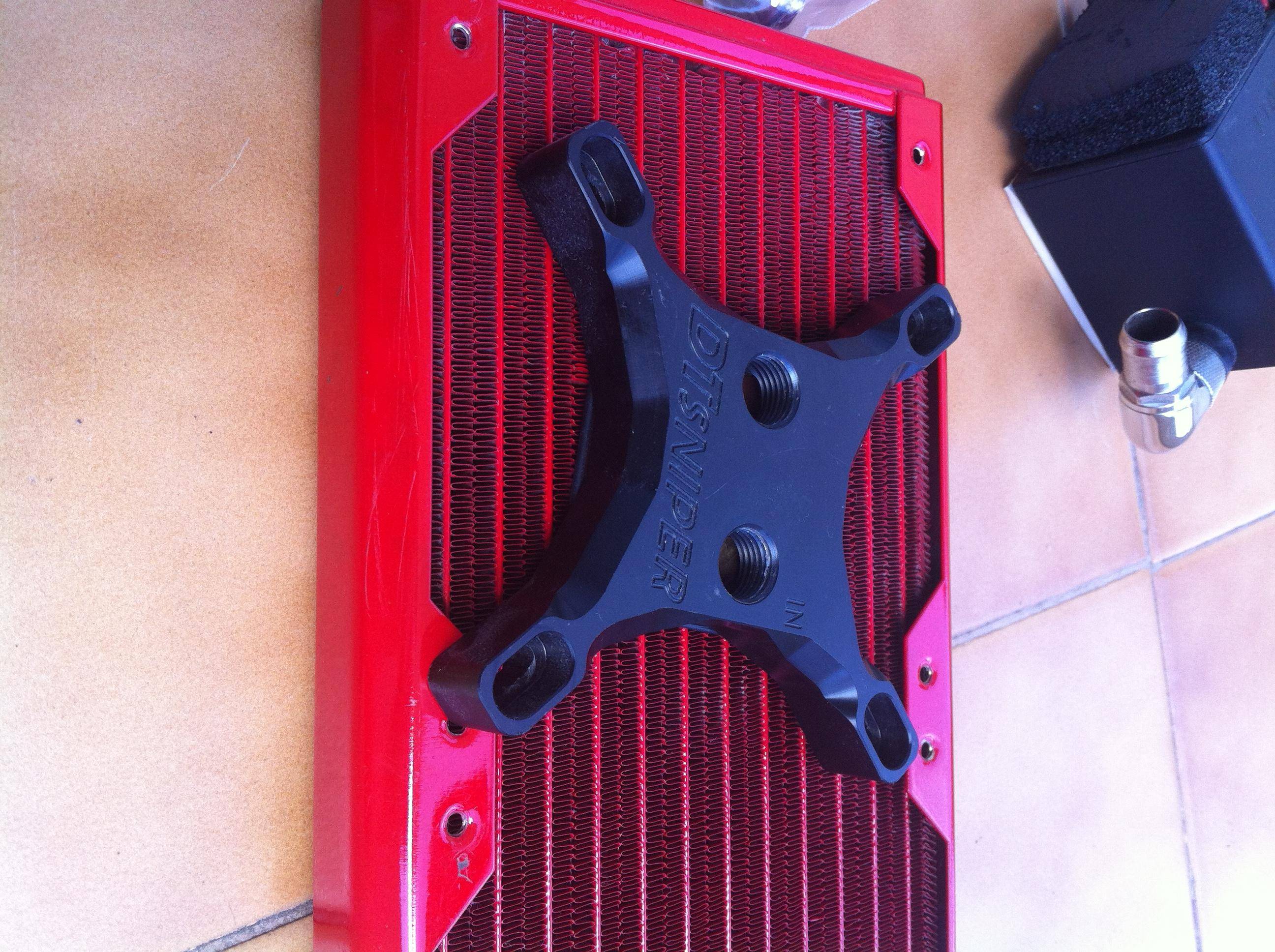 [VENDO] Radiador vermelho 240mm AyLO7z6